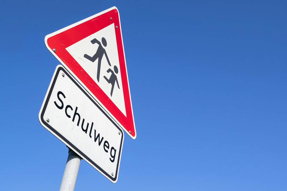 ABC-Schützen auf dem Schulweg