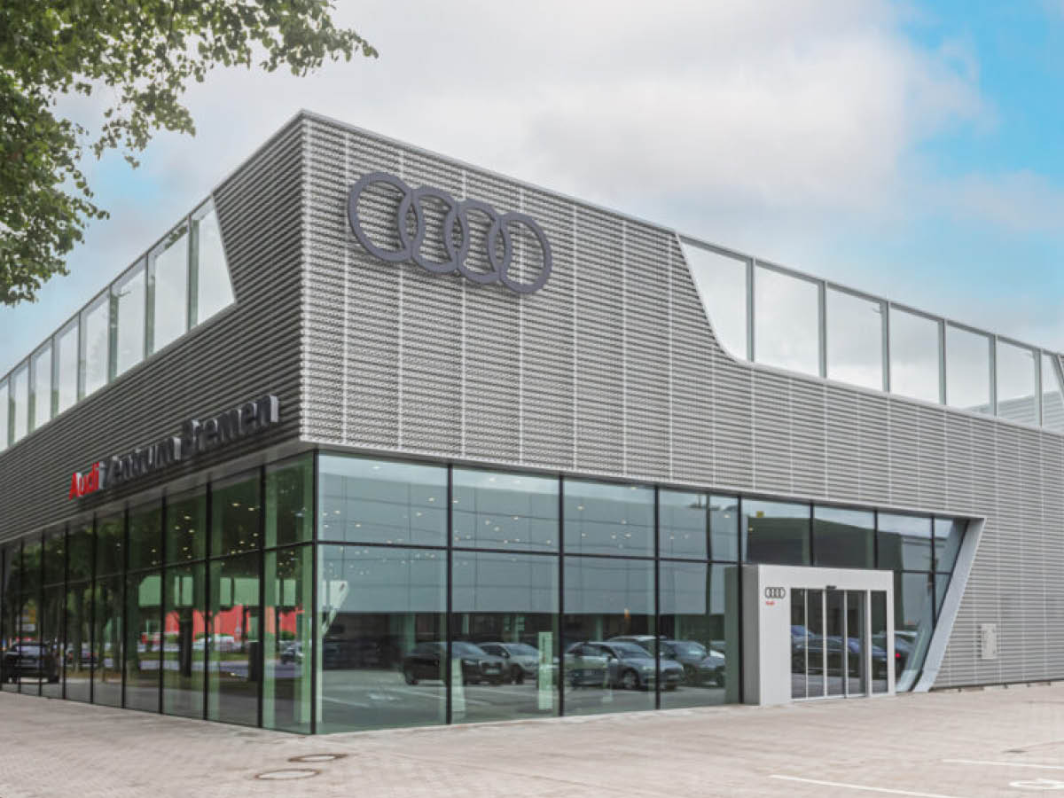 Firmengebäude des Autohauses