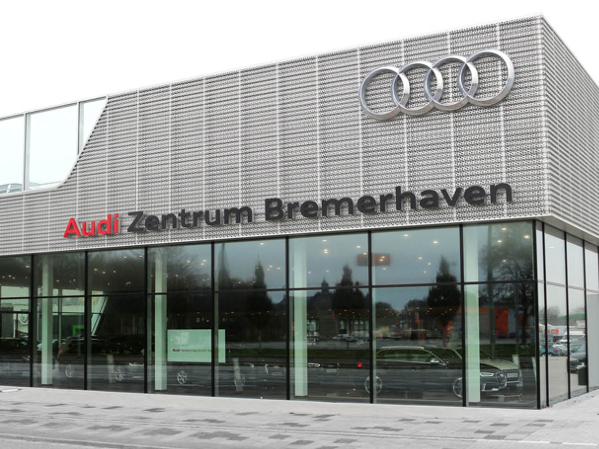 Firmengebäude des Autohauses