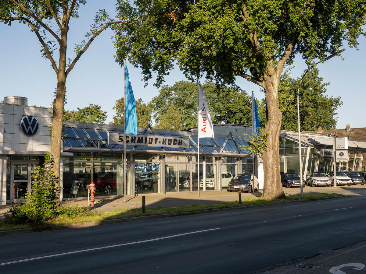Firmengebäude des Autohauses