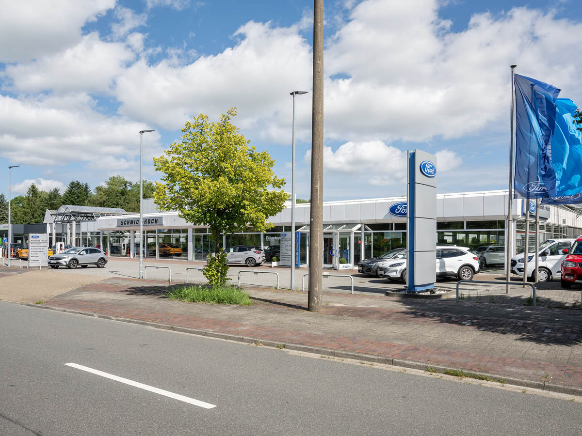 Firmengebäude des Autohauses