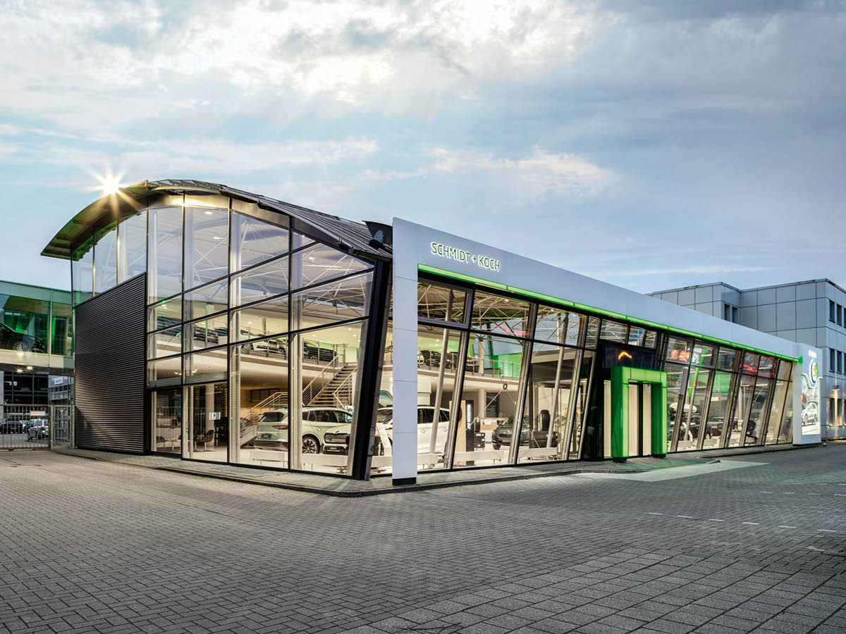 Firmengebäude des Autohauses